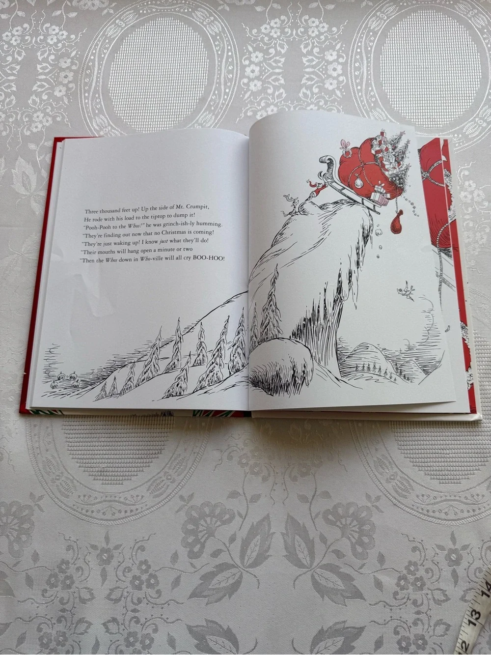 Dr. Seuss How The Grinch Stole Christmas Hard Cover Illustrated Red/Green/White